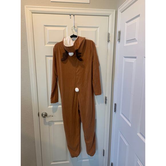 Merry Christmas Poof Wm's Pajamas Reindeer Jumpsuit Size Large NWOT - Picture 3 of 3